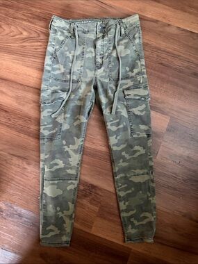 American Eagle Olive Camo Cargo Pants